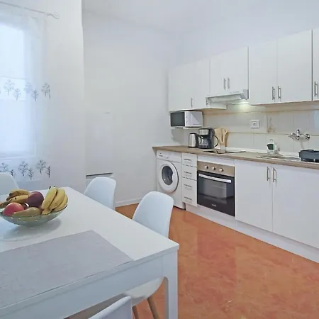 Cozy In With Wifi Apartment